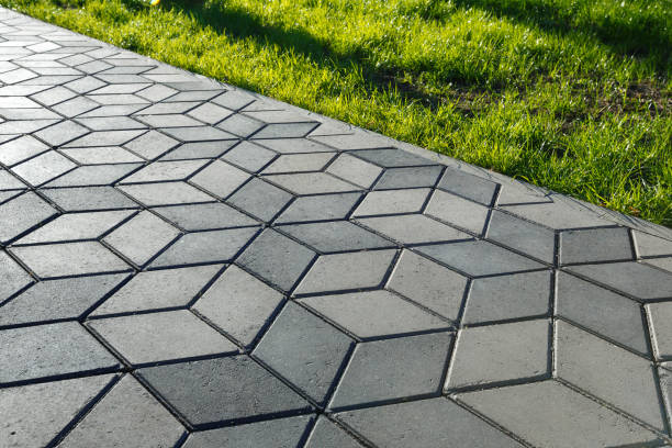 Best Professional Driveway Pavers  in Northbrook, OH